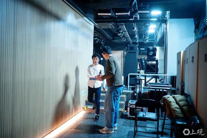演出邀约已排到9月打算今年结婚冰球突破豪华版41岁男歌手复出(图9)